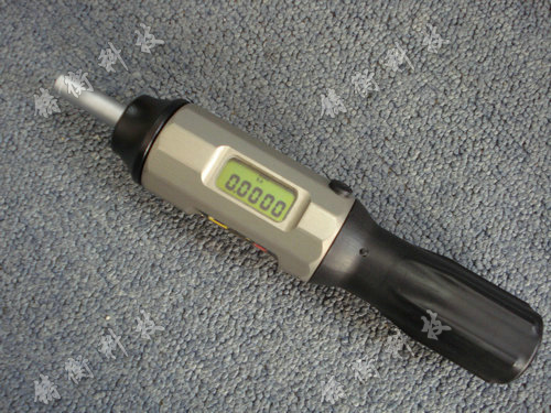 ���@Ť������